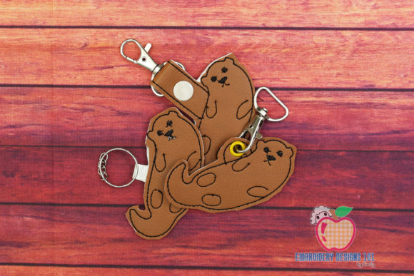 Northern River Otter in the Hoop Keyfob